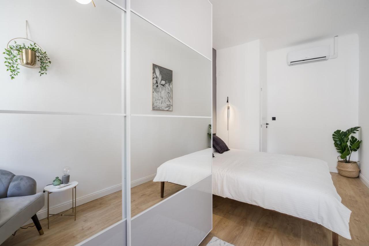 Tilia Luxury Apartment - 3 Bedrooms With Ac Будапеща Екстериор снимка